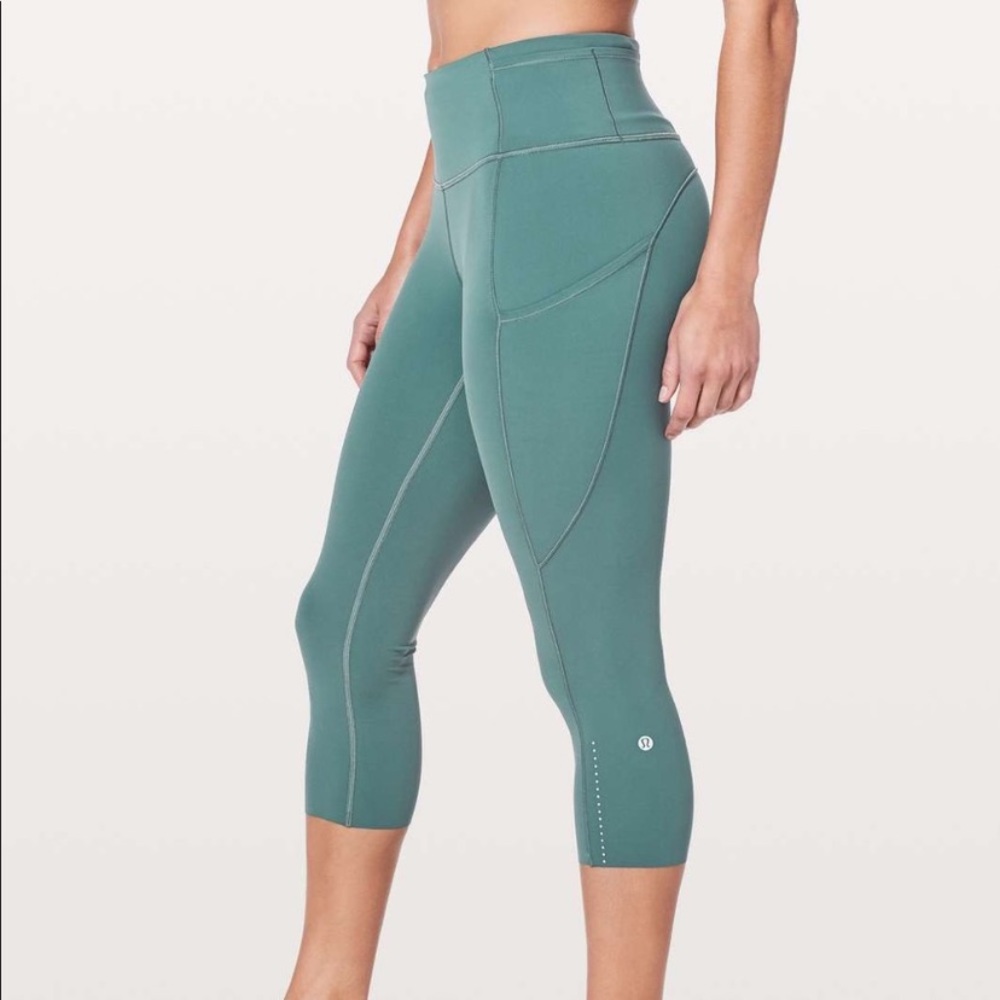 EUC Lululemon Fast and Free Crop sz 4